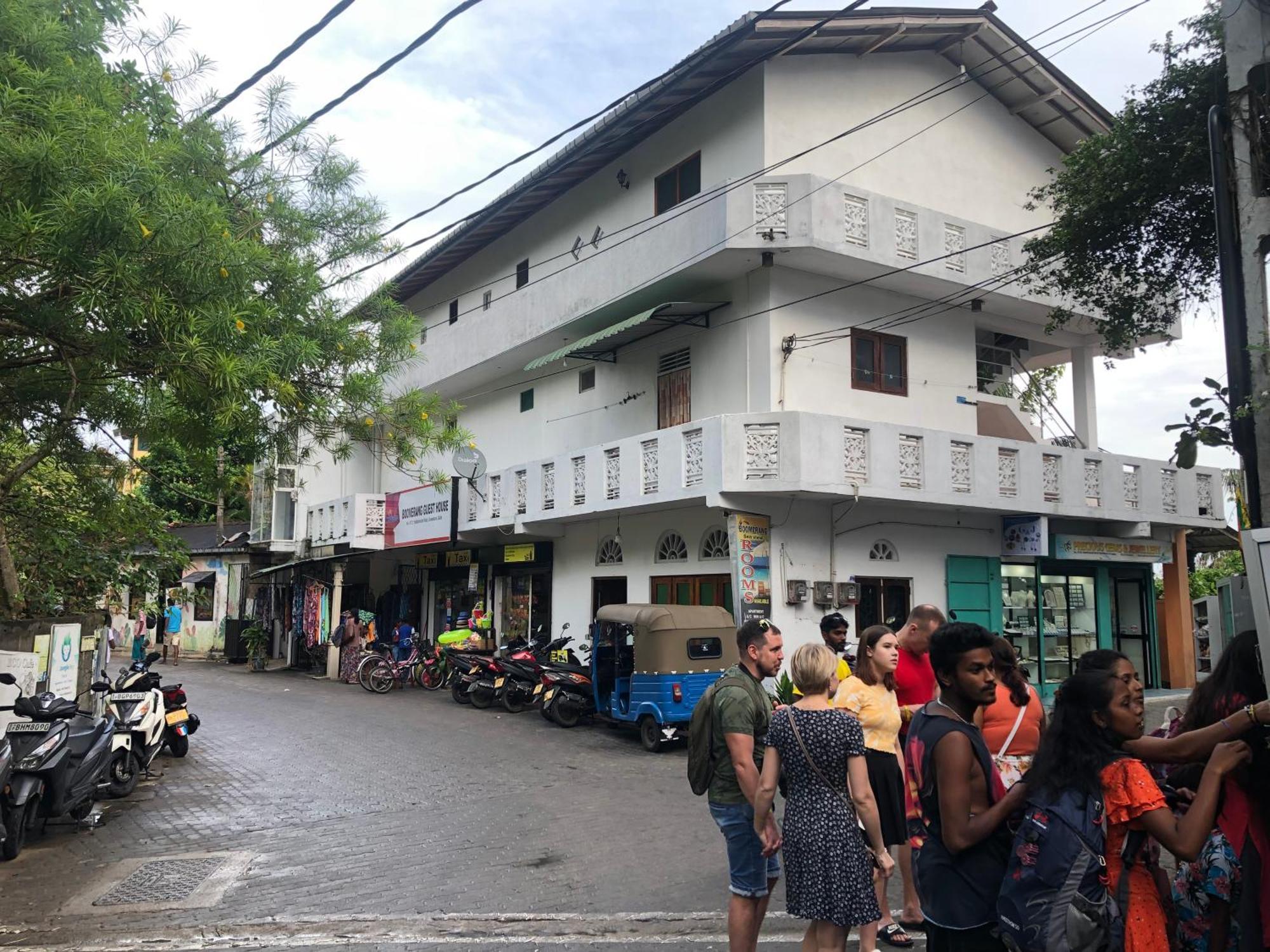 Boomerang Una With Free Scooter Bike Unawatuna Exterior photo