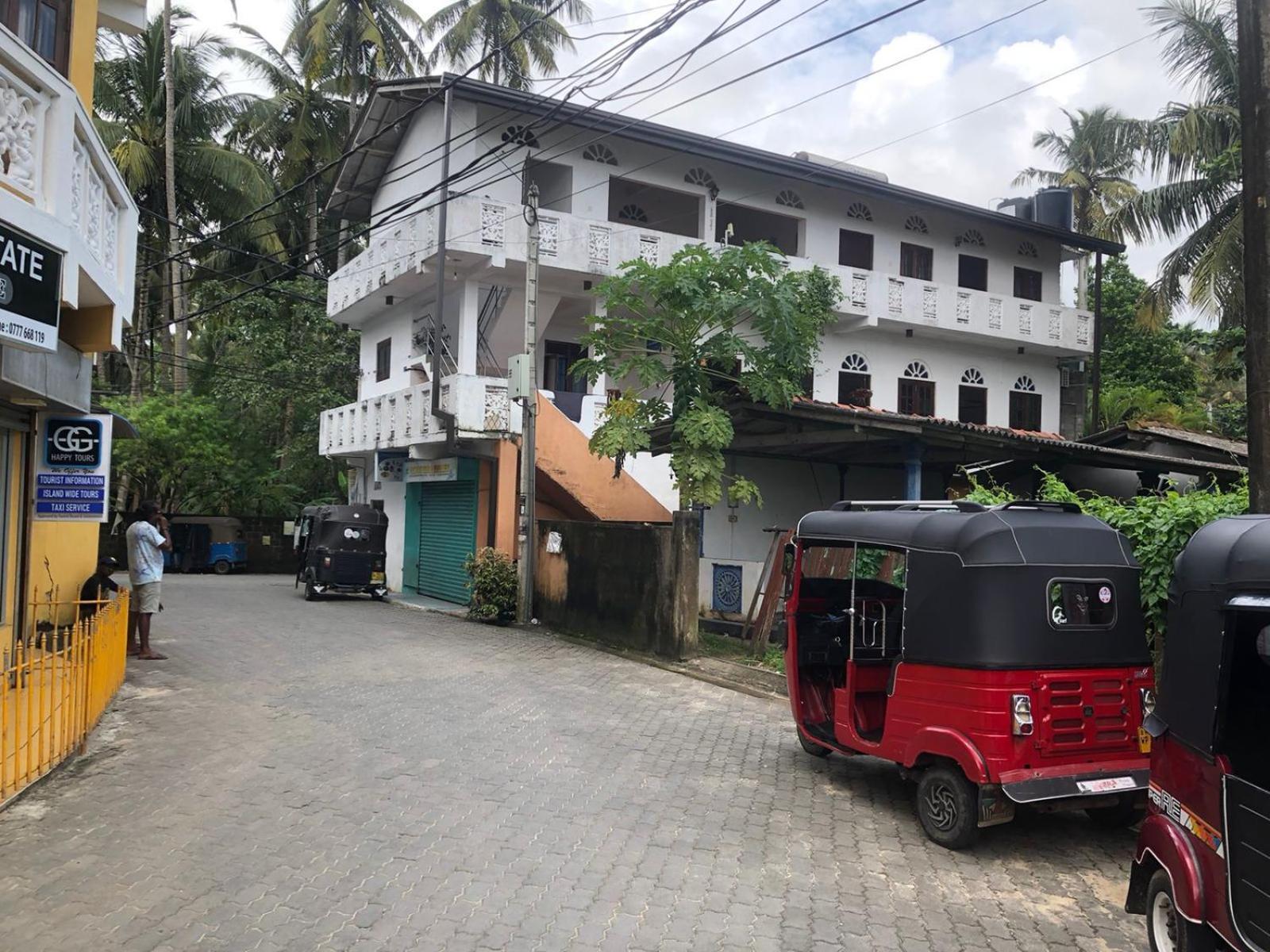 Boomerang Una With Free Scooter Bike Unawatuna Exterior photo